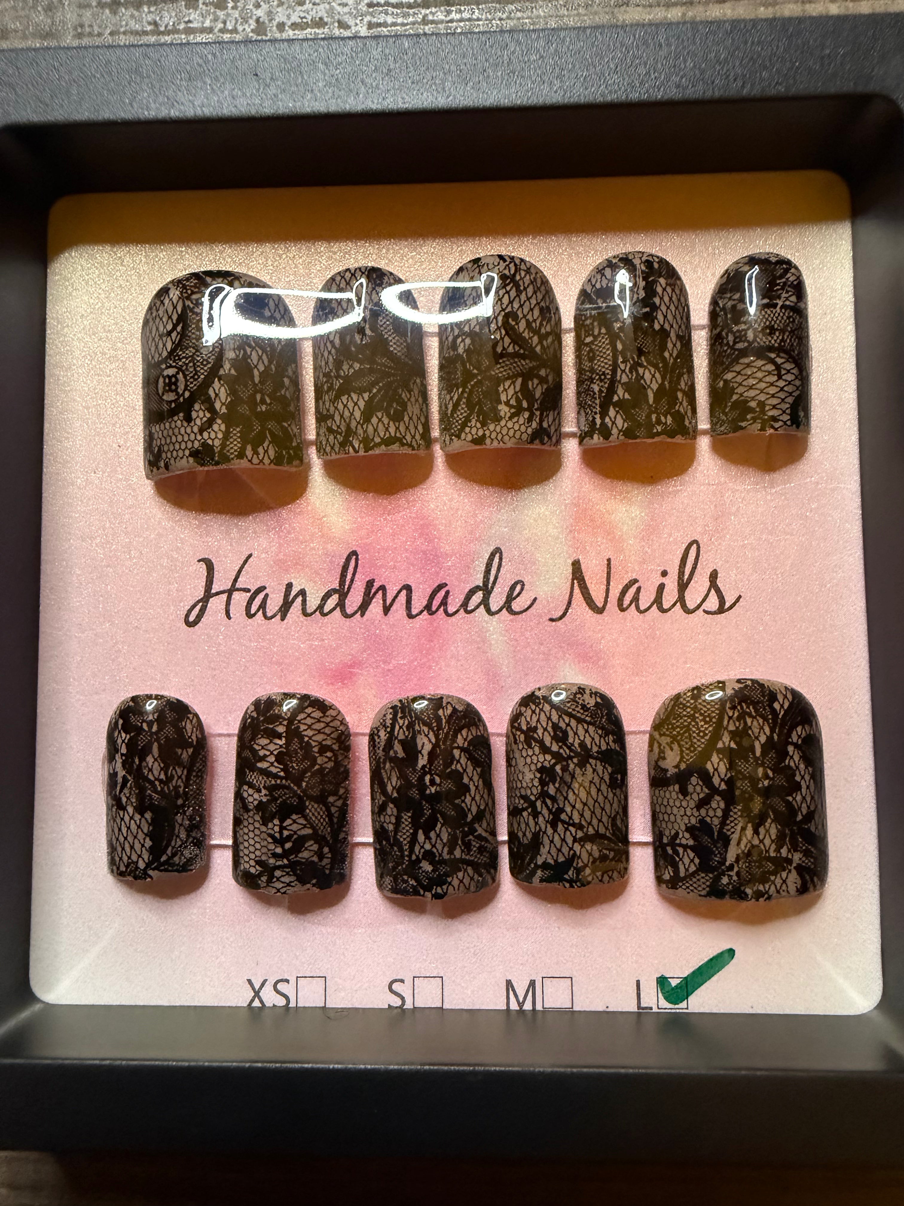 Black Lace 24-piece handmade press on nail set