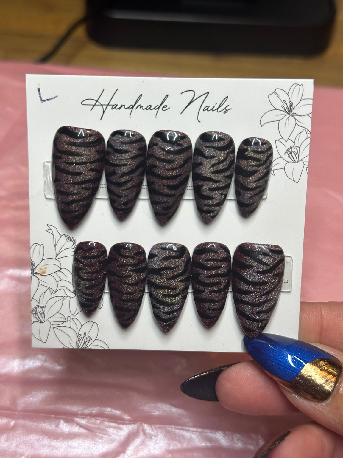 Bronze Tiger handmade press-on nails