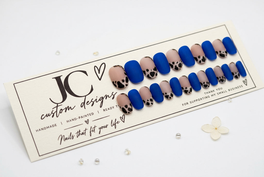Original photo of the Royal Blue Cowgirl 24-piece short rounded press-on nail set